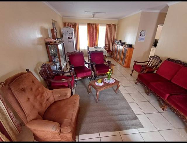 3 BEDROOM TOWNHOUSE FOR SALE IN DORANDIA